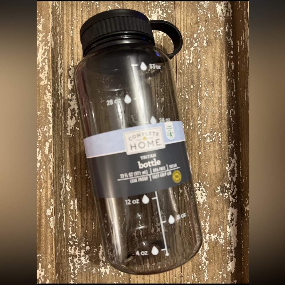 TRITAN WATER BOTTLE Tumbler, 33 oz Leak Proof, BPA Free